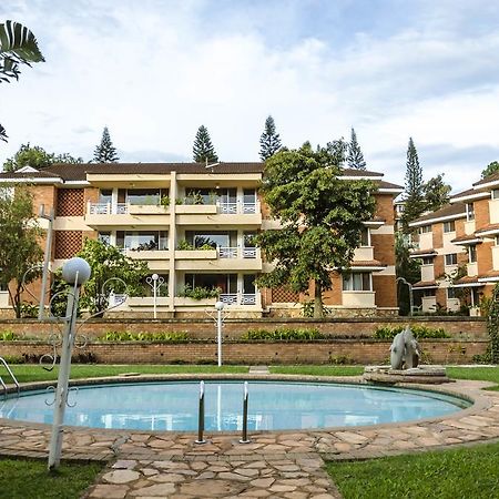 Golf Course Apartments Kampala Luaran gambar