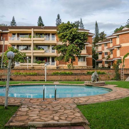 Golf Course Apartments Kampala Luaran gambar