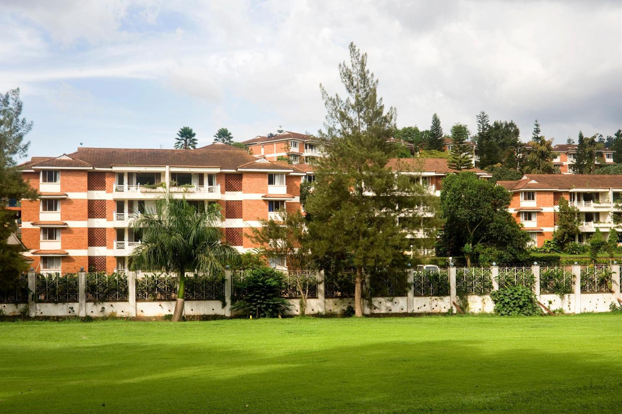 Golf Course Apartments Kampala Luaran gambar