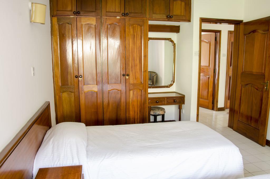 Golf Course Apartments Kampala Luaran gambar
